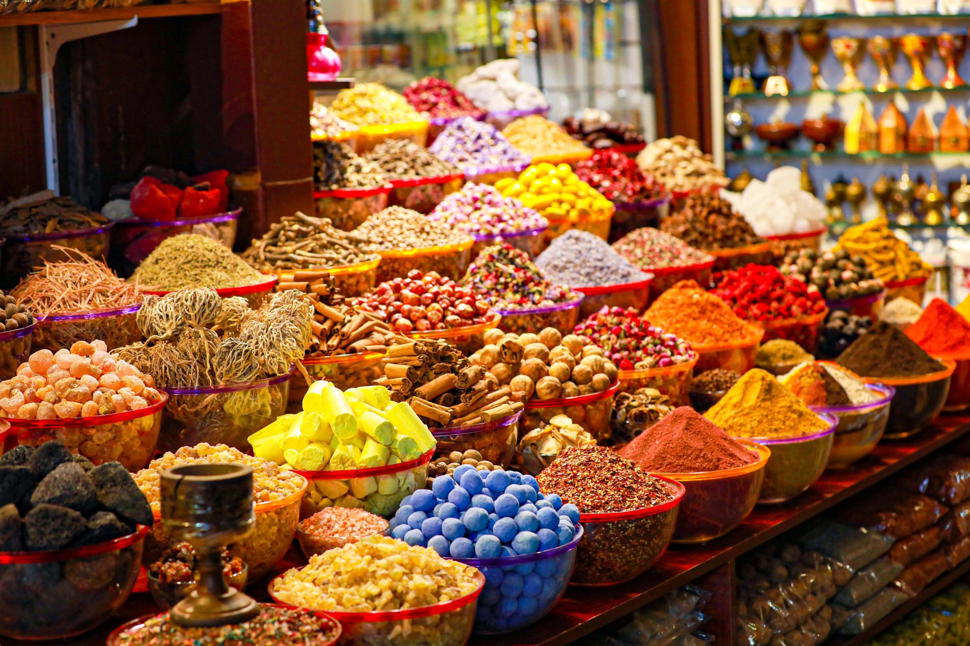 dubai souk spice bazaar colourful tradional spices in gold souk dubai